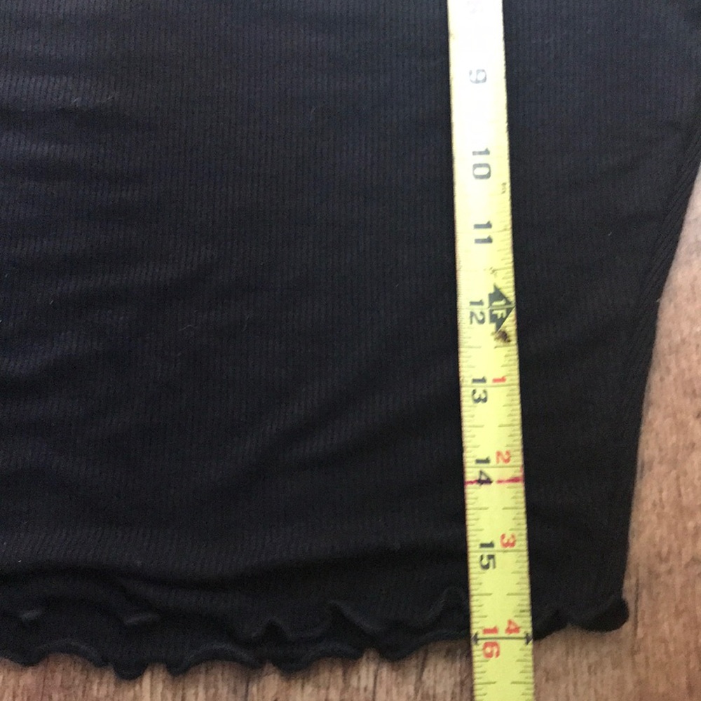 Bozzolo Ribbed Black Crop Tee - Picture 4 of 5